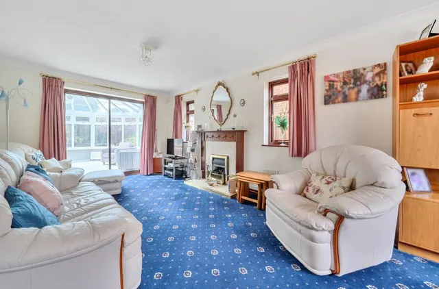 Shorland Oaks, Bracknell, RG42, photo 3