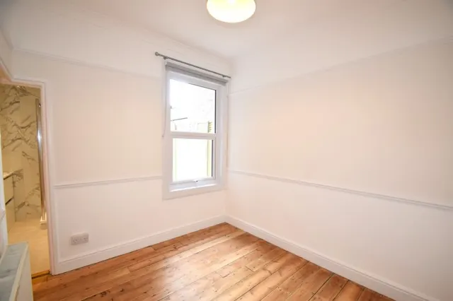 Graham Road, W4, photo 3