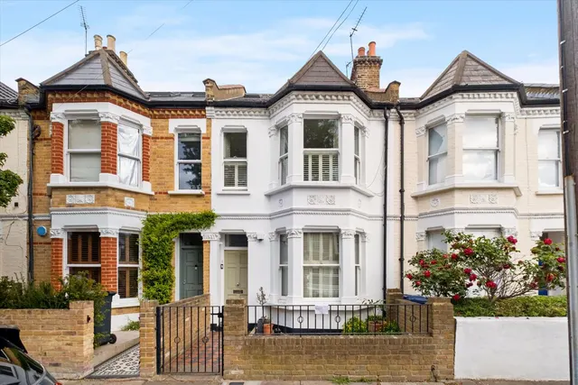 Rothschild Road, London, W4, photo 1