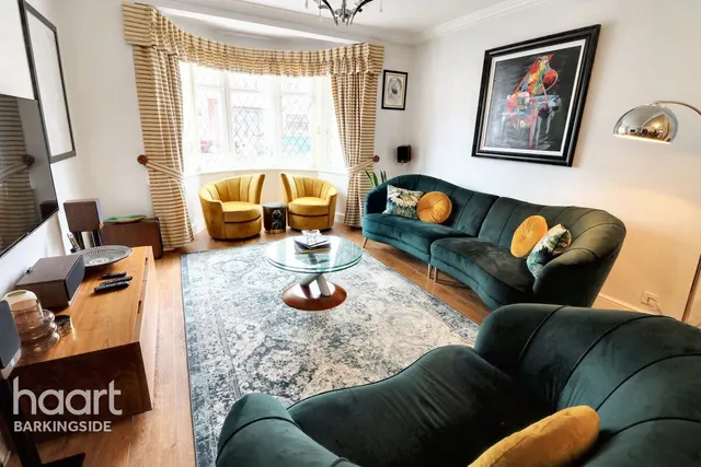 Hastings Avenue, Barkingside, IG6, photo 2