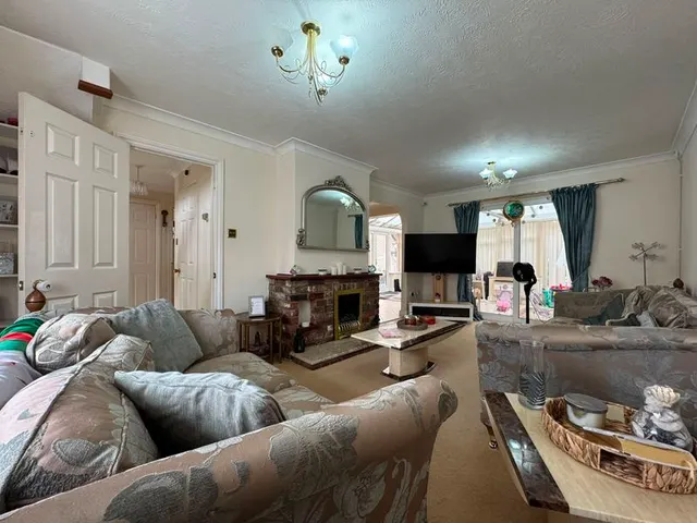 Snowford Close, Luton, LU3, photo 2