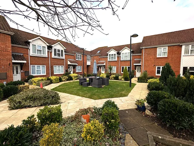 Barnet Lane, Elstree, WD6, photo 1