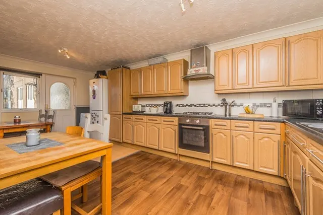 Burley Walk, Batley, WF17, photo 2