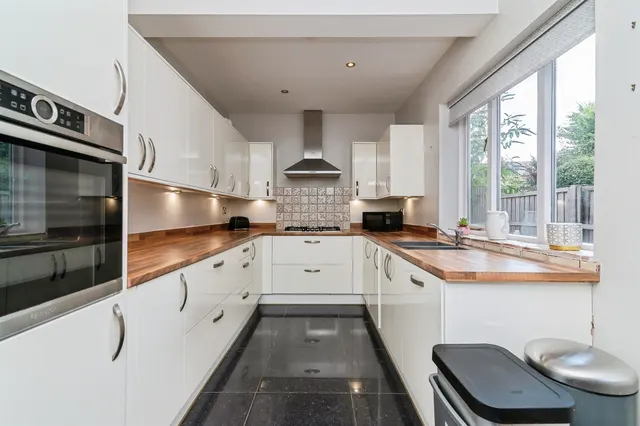 Photo 2 — Carlyle Road, West Bridgford, Nottingham