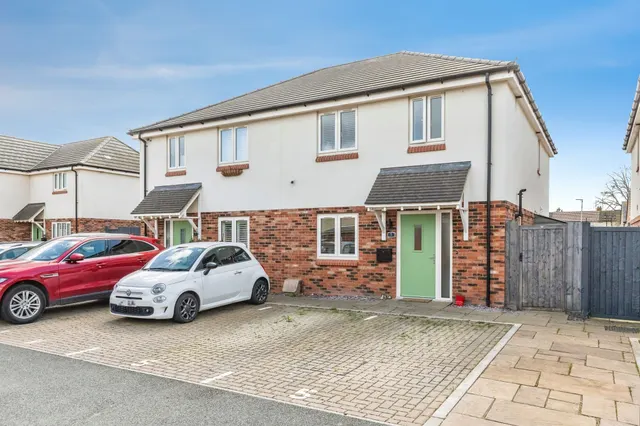 Ferndale Close, Finedon, WELLINGBOROUGH, photo 1