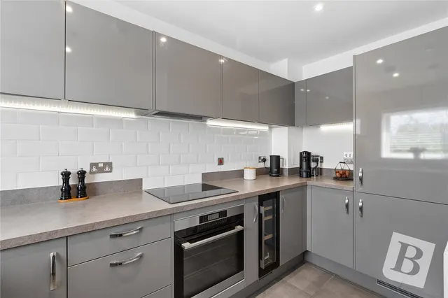 Finlay Gardens, Hornchurch, RM12, photo 1