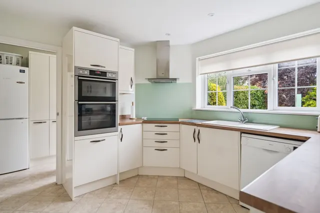 Photo 2 — Godolphin Road, Seer Green, HP9