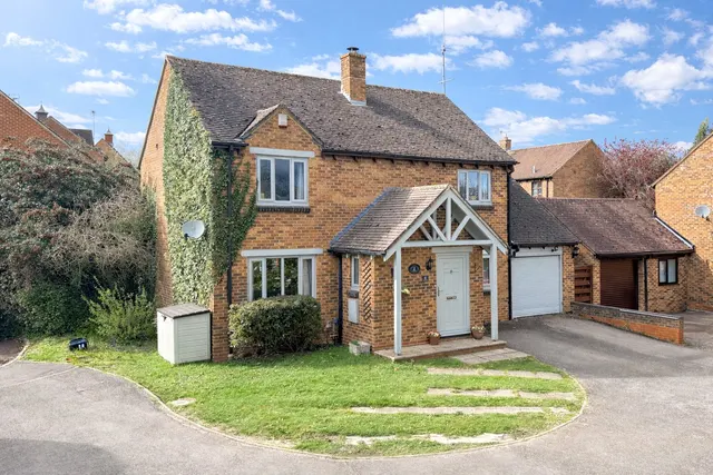 Sylverns Court, Warfield, Bracknell, Berkshire, RG42 3SL, photo 1
