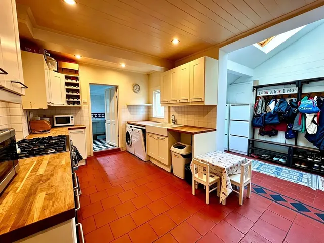 Avenue Road, Swindon, SN1, photo 3