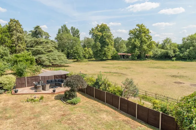 Photo 2 — St. Andrews Close, Wraysbury, TW19