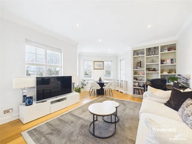Turnberry Close, Hendon, London, NW4, photo 1