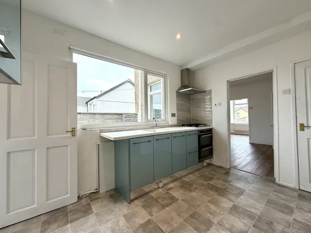 Gwladys Street, Penydarren, CF47, photo 2