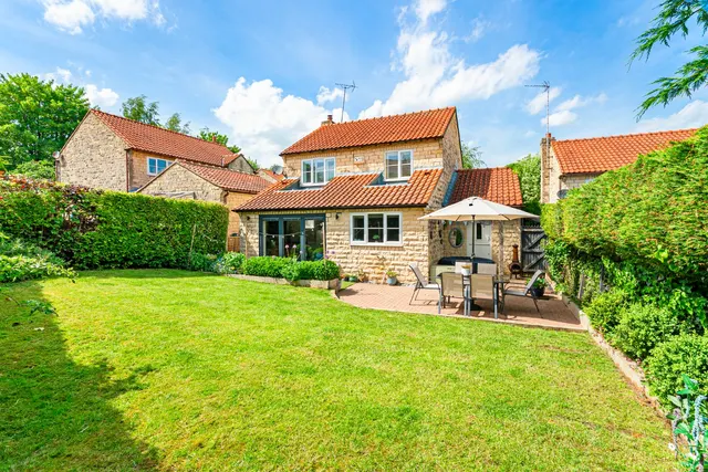 Milnthorpe Close, Bramham, LS23, photo 1