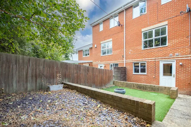 Abbots Close, Kettering, NN15, photo 2