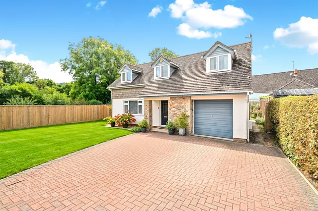 Benedicts Road, Liverton, TQ12