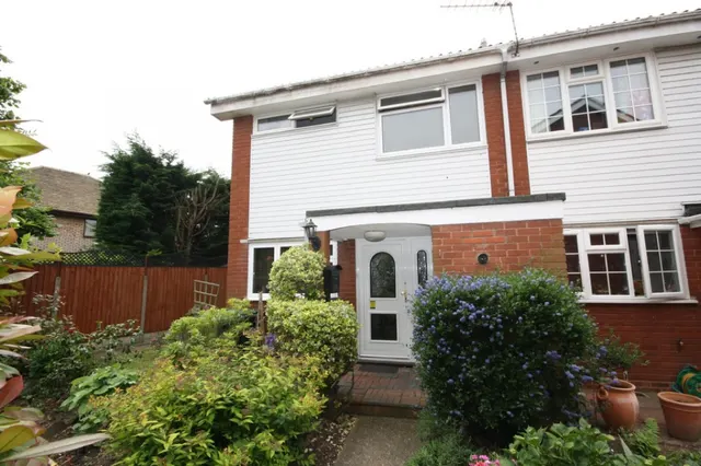 Springfield Road, Ashford, photo 1