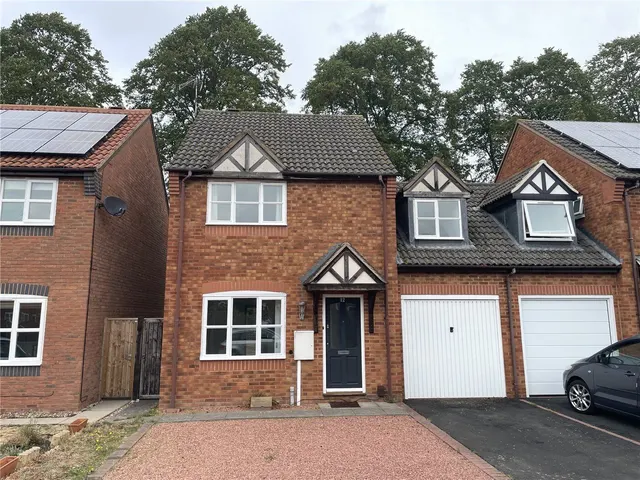 Frances Gibbs Gardens, Whitnash, CV31, photo 1