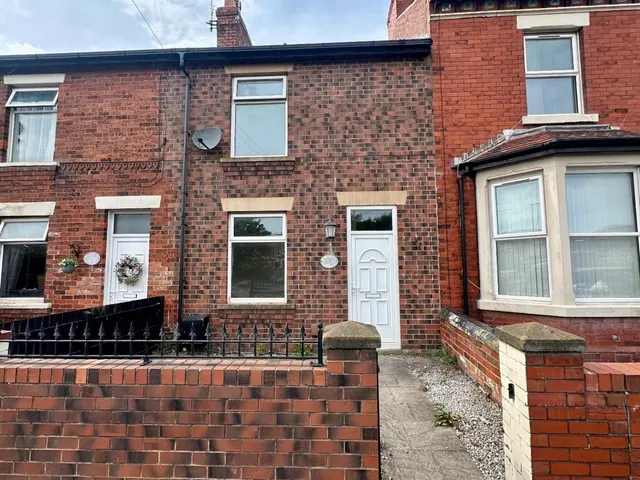 Waterloo Road, Blackpool, photo 1