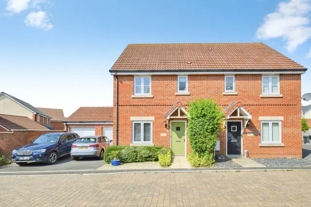 Jay Drive, Old Sarum, Salisbury, photo 1