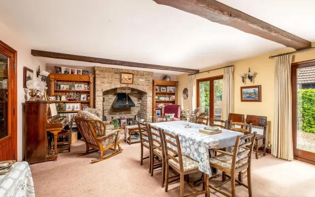 Photo 2 — Hunters Yard, Riseley, Bedford