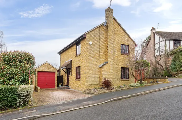 Penshurst Rise, Frimley, Camberley, Surrey, GU16 8XX, photo 1