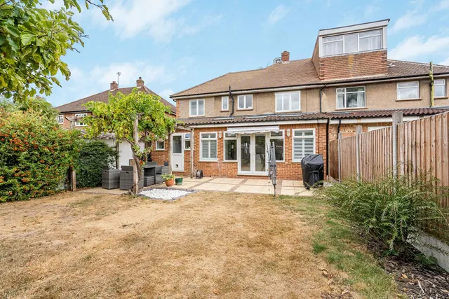 The Crescent, Egham, TW20, photo 1