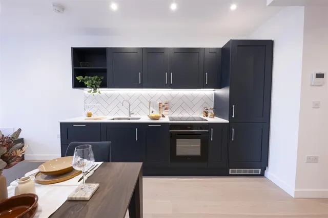 Fulton Road, Wembley, HA9, photo 2