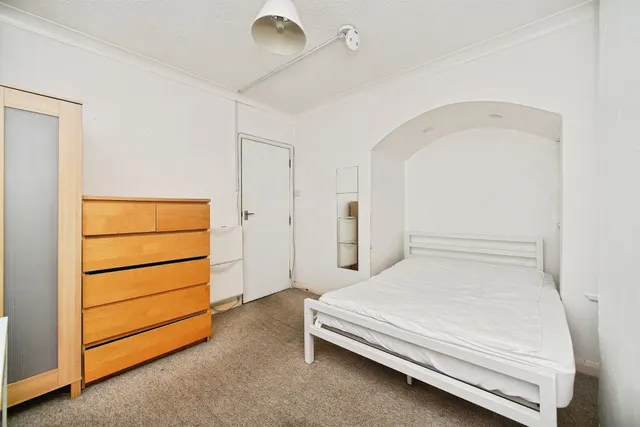 Photo 3 — Park Crescent Road, Brighton