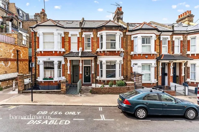 Kathleen Road, London, photo 1