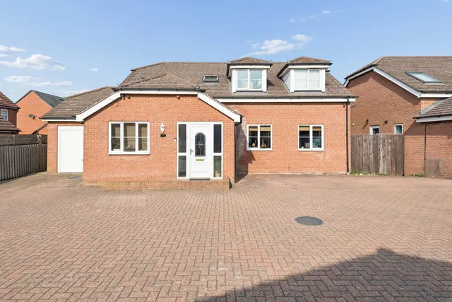 Cambridge Road, Langford, SG18, photo 2