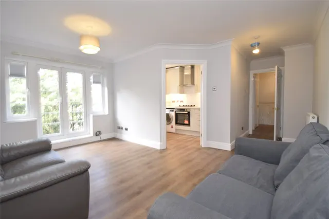 Photo 3 — Lytton Road, Barnet, EN5 5BB