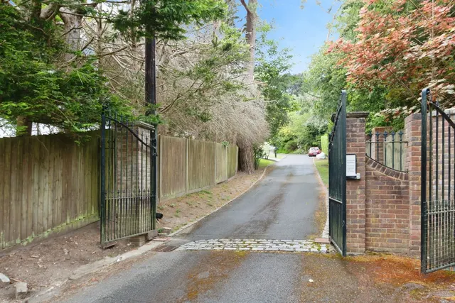 Crawley Wood Close, Camberley, GU15, photo 2