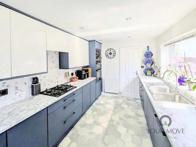 Photo 2 — Claytons Close, Springhead, Greater Manchester, OL4