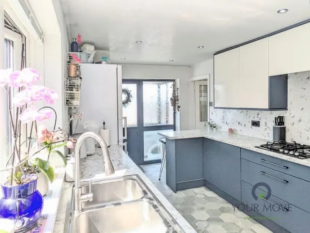 Photo 3 — Claytons Close, Springhead, Greater Manchester, OL4