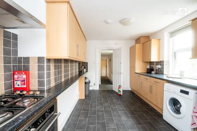 Alexandra Road, Mutley, photo 3