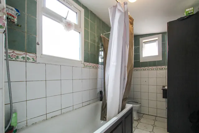 Pinkwell Avenue, Hayes, UB3, photo 3