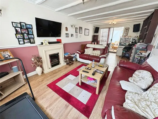 Photo 2 — Epsom Close, Bedworth, Warwickshire, CV12