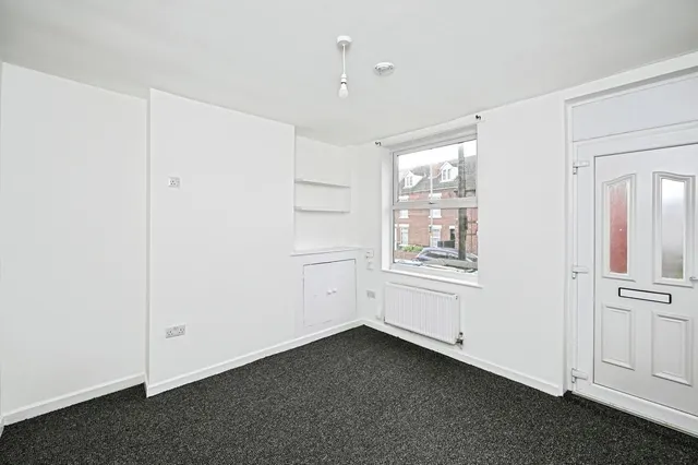Photo 3 — Leeming Lane South, Mansfield Woodhouse, Mansfield, Nottinghamshire, NG19