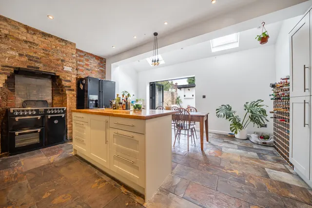 Seely Road, London, SW17, photo 1