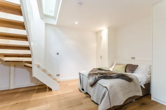 Photo 3 — 34a Redfield Lane, London