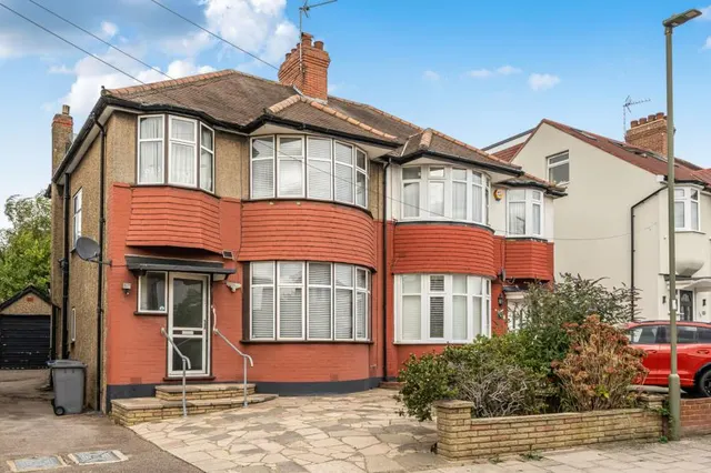 Tithe Close, London, NW7, photo 1