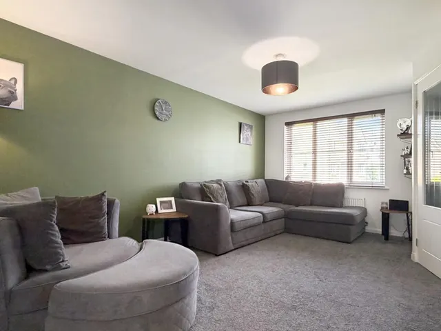 Photo 2 — Dove Court, Elgin