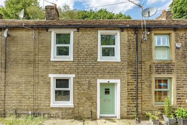 Oldham Road, Denshaw, OL3, photo 1