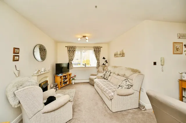 Sleningford Road, Bingley, BD16, photo 3