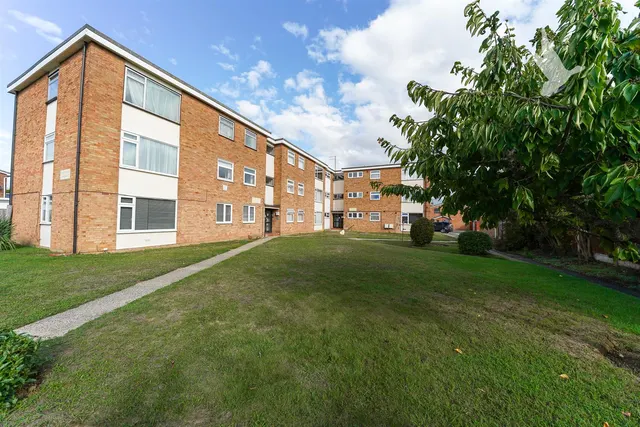 3 bedroom flat — Wimsey Court, Witham, CM8 2LS