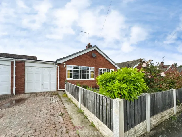 Newfield Avenue, Moorends, DN8, photo 1