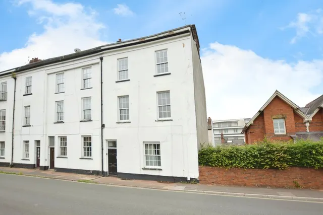 Magdalen Street, EX2, photo 1
