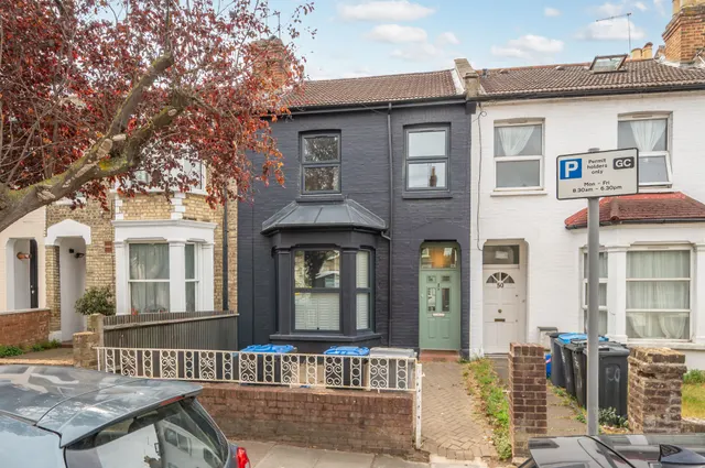 48b Chaplin Road, London, photo 1