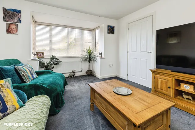 Colliers Gardens, Llay, LL12, photo 2