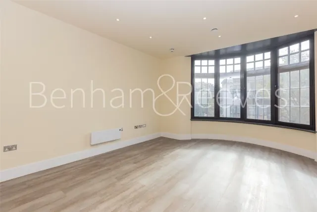 Carlyle Road, Ealing, W5, photo 1